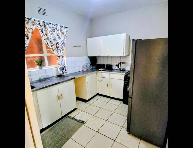 1 BEDROOM APARTMENT FOR SALE IN WINDSOR EAST